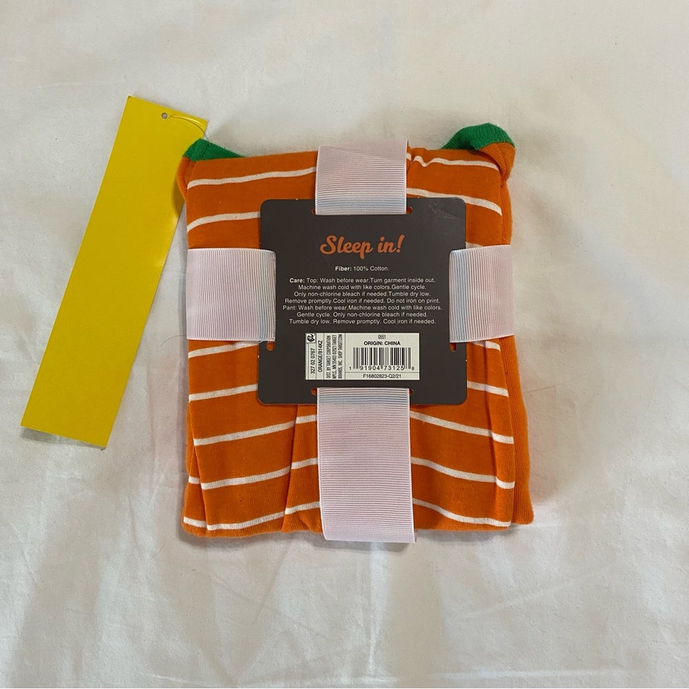 Target Halloween Jack-O-Lantern Family Matching Pajamas Toddler 18M - Picture 3 of 3